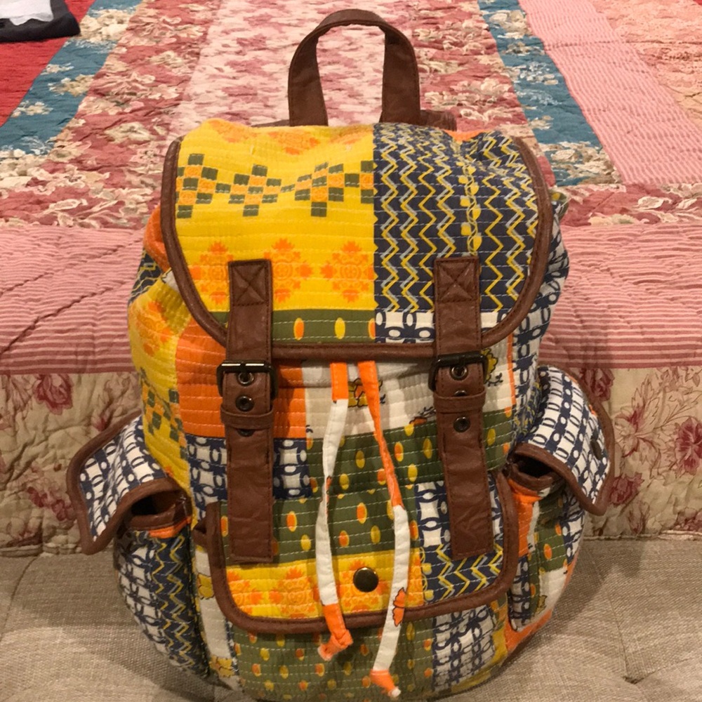 Ultra soft material 14”x13” Aztec pattern.